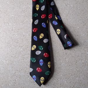 Alien Head Tie